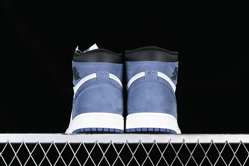 All Categories Air Jordan Jordan Series Basketball Shoes Air Jordan 1 High Air Jordan 1 Retro High OG AJ1 Six-time Champion Playful Blue Moon Basketball Shoes 555088-115